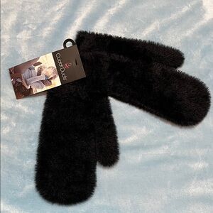 Cuddl Duds Black Fuzzy Mittens – NEW WITH TAGS – Ultra-Soft & Cozy!